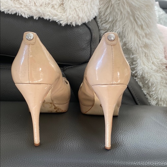 Michael Kors Tan Classic Peep Toe Heels - Picture 3 of 6